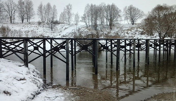 Свайные мосты: надежное решение для преодоления водных преград в Новокубанске от 55837 руб